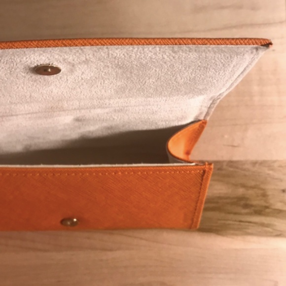 Tory Burch Sunglass Case - Picture 6 of 9